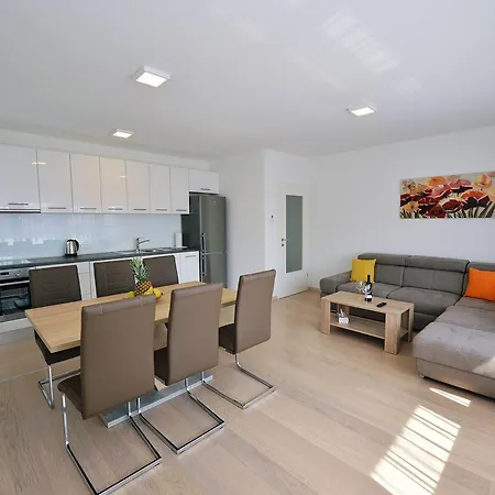 Martina Apartment *