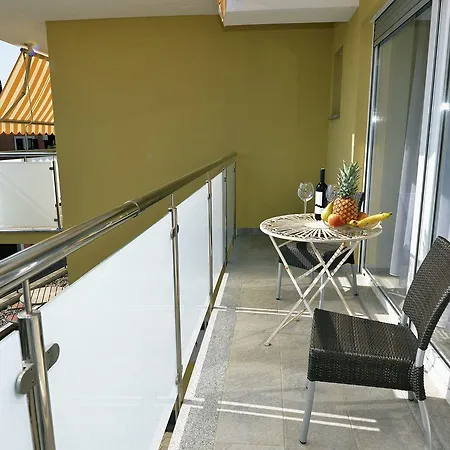 Martina Apartment Ika